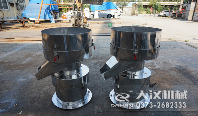 不銹鋼涂料振動篩是一種比較受用戶歡迎的產(chǎn)品之一，主要優(yōu)勢耐酸堿，不生銹，使用壽命長。